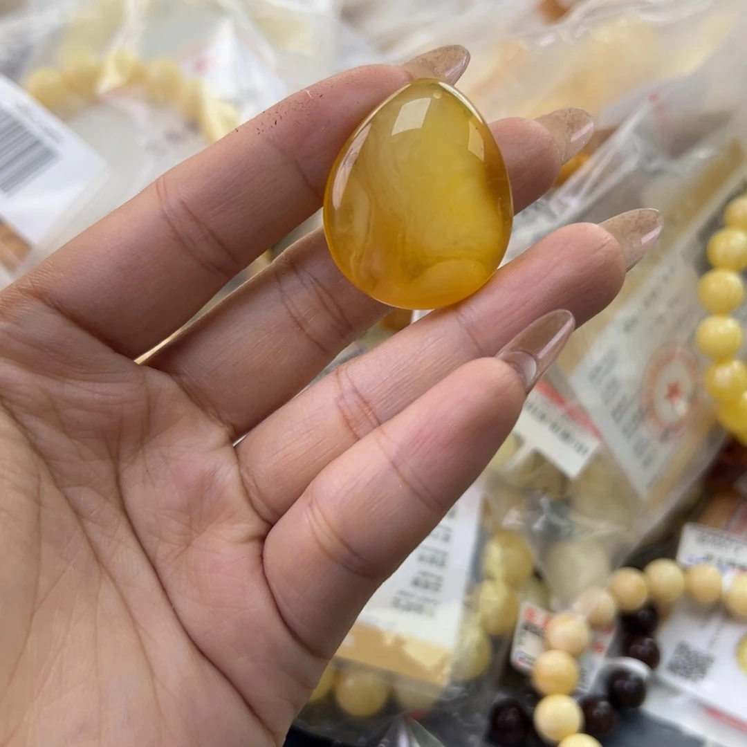 琥珀珠宝奇石未镶嵌