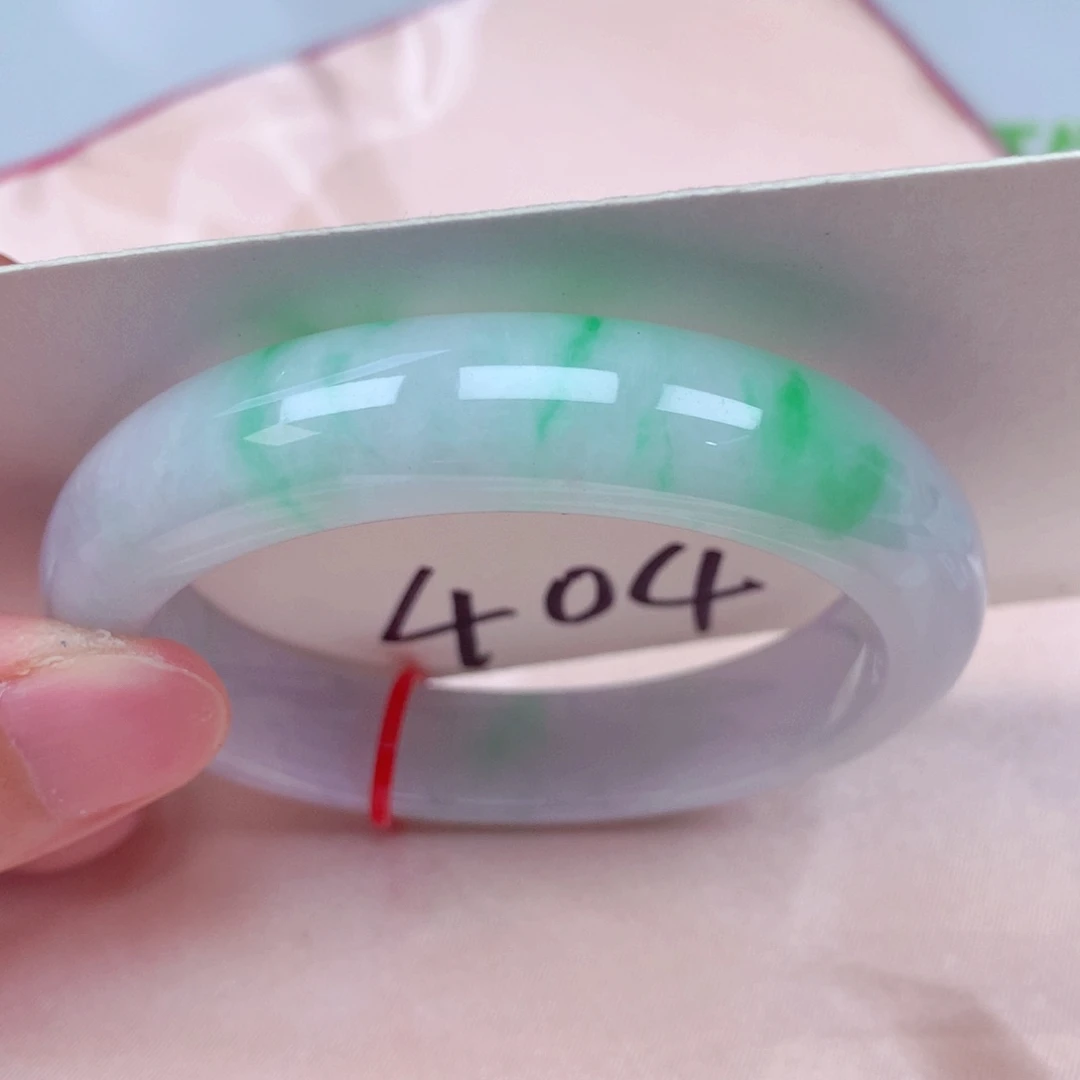 翡翠手镯未镶嵌翡翠