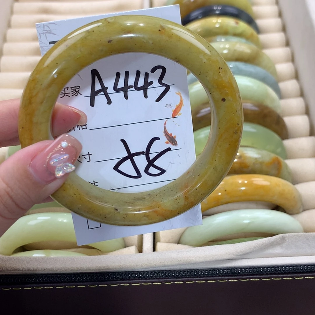 【闪购商品】未镶嵌蛇纹石玉手镯
