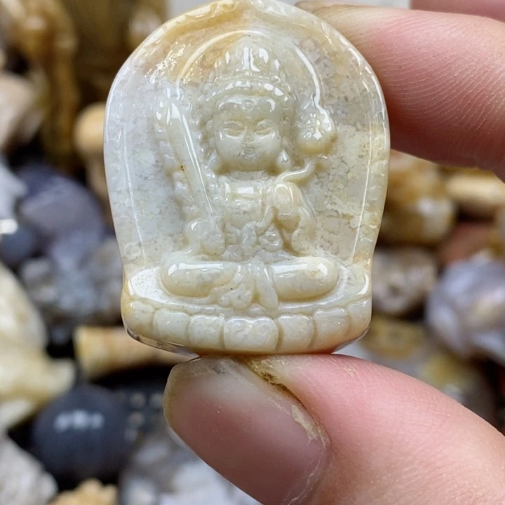 颈饰未镶嵌硅化珊瑚（珊瑚玉）小