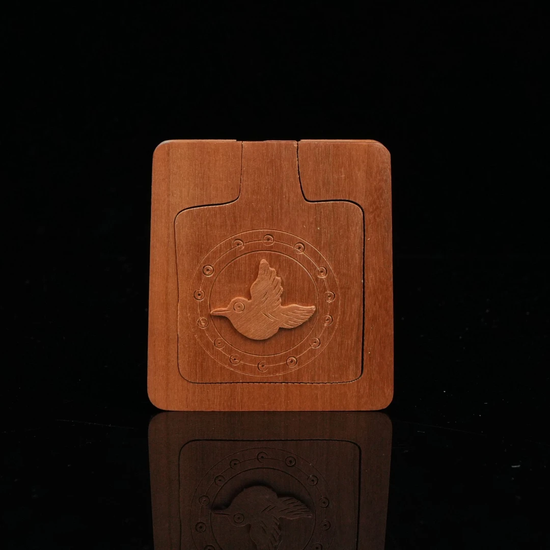 4898台湾00年代印度老山檀香富贵镜6.9x6.4x0.86cm36.1g