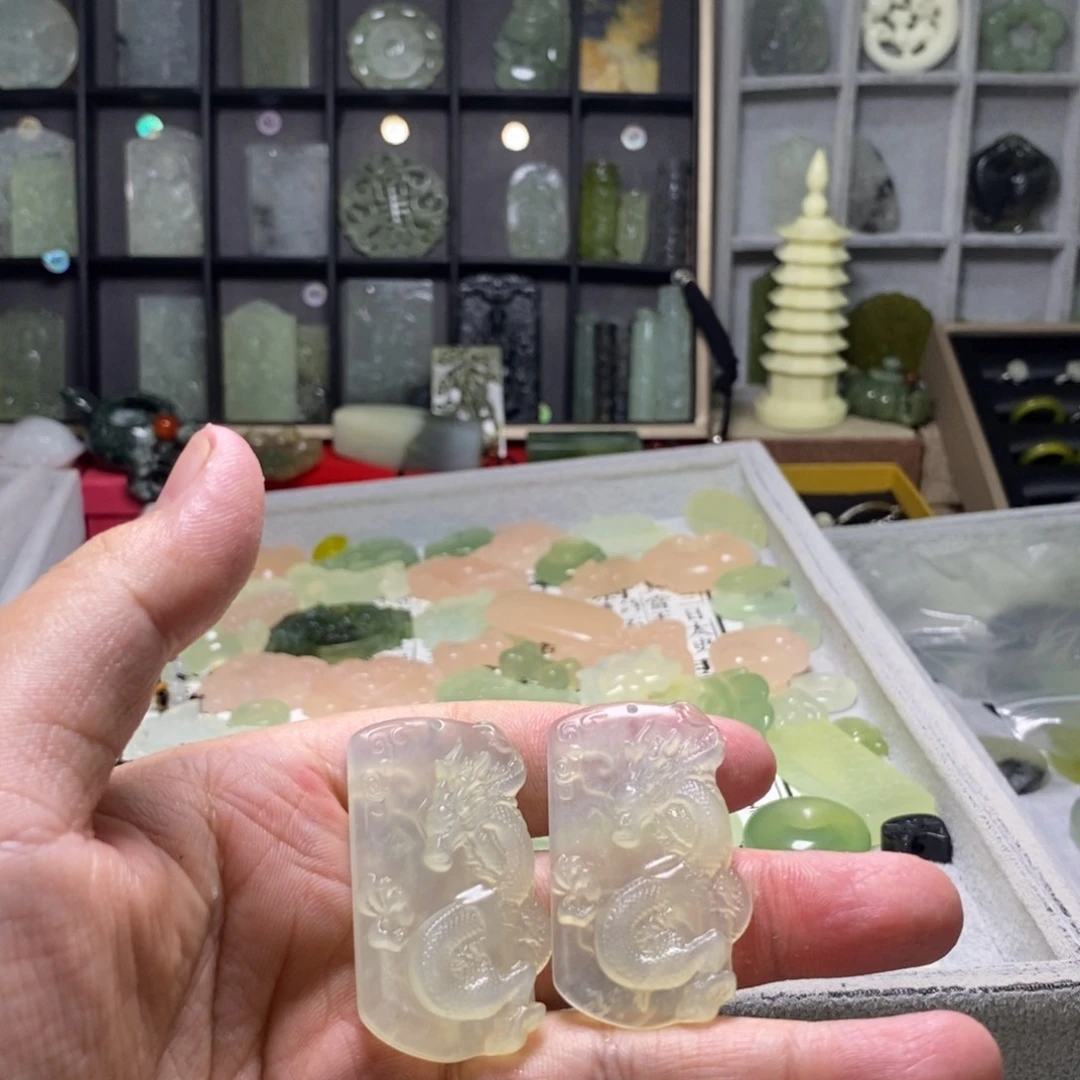 蛇纹石玉合金颈饰