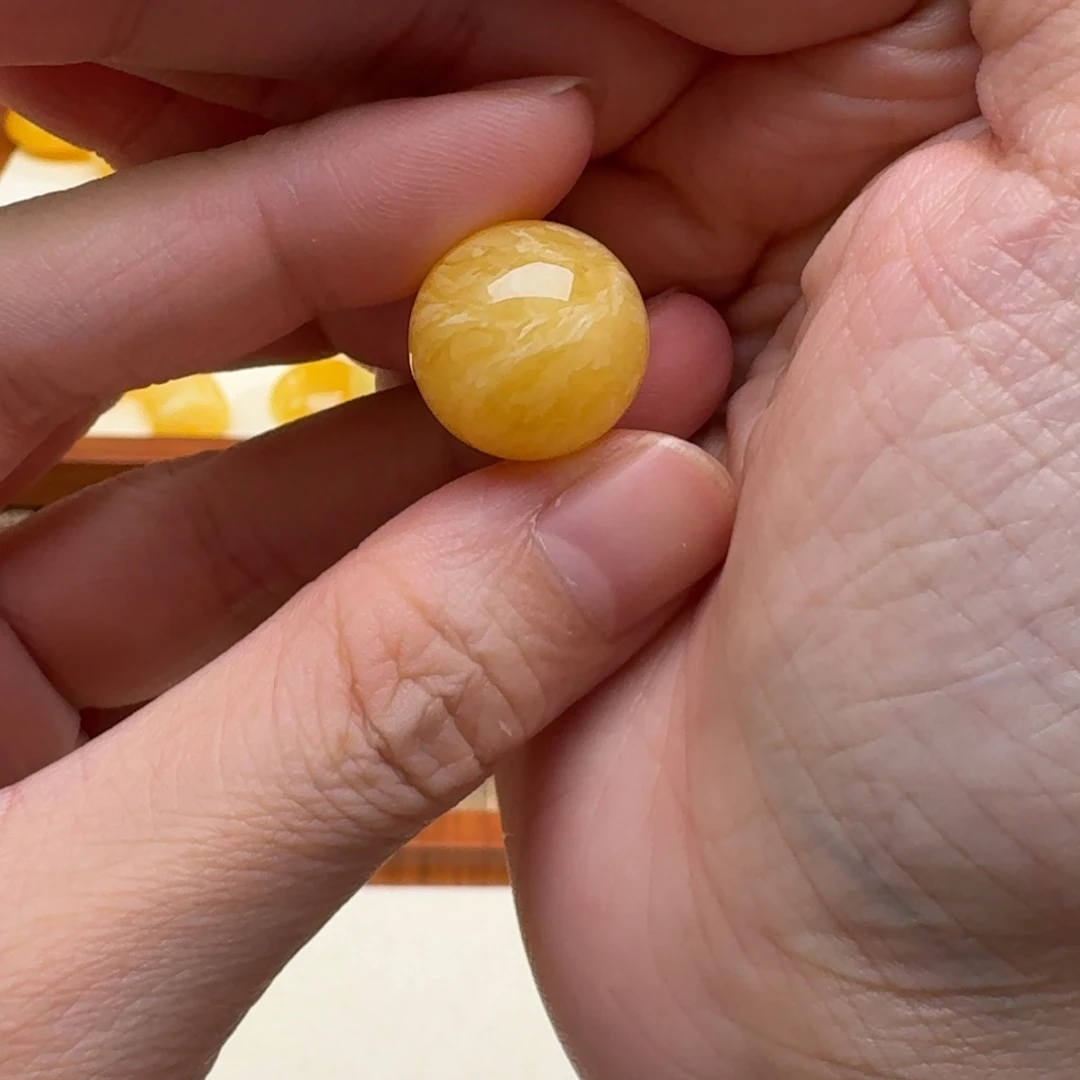 裸石琥珀未镶嵌351
