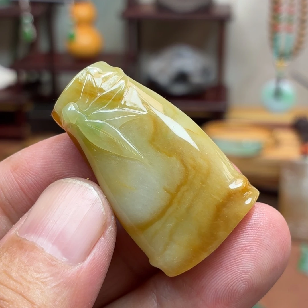 翡翠未镶嵌颈饰节节高