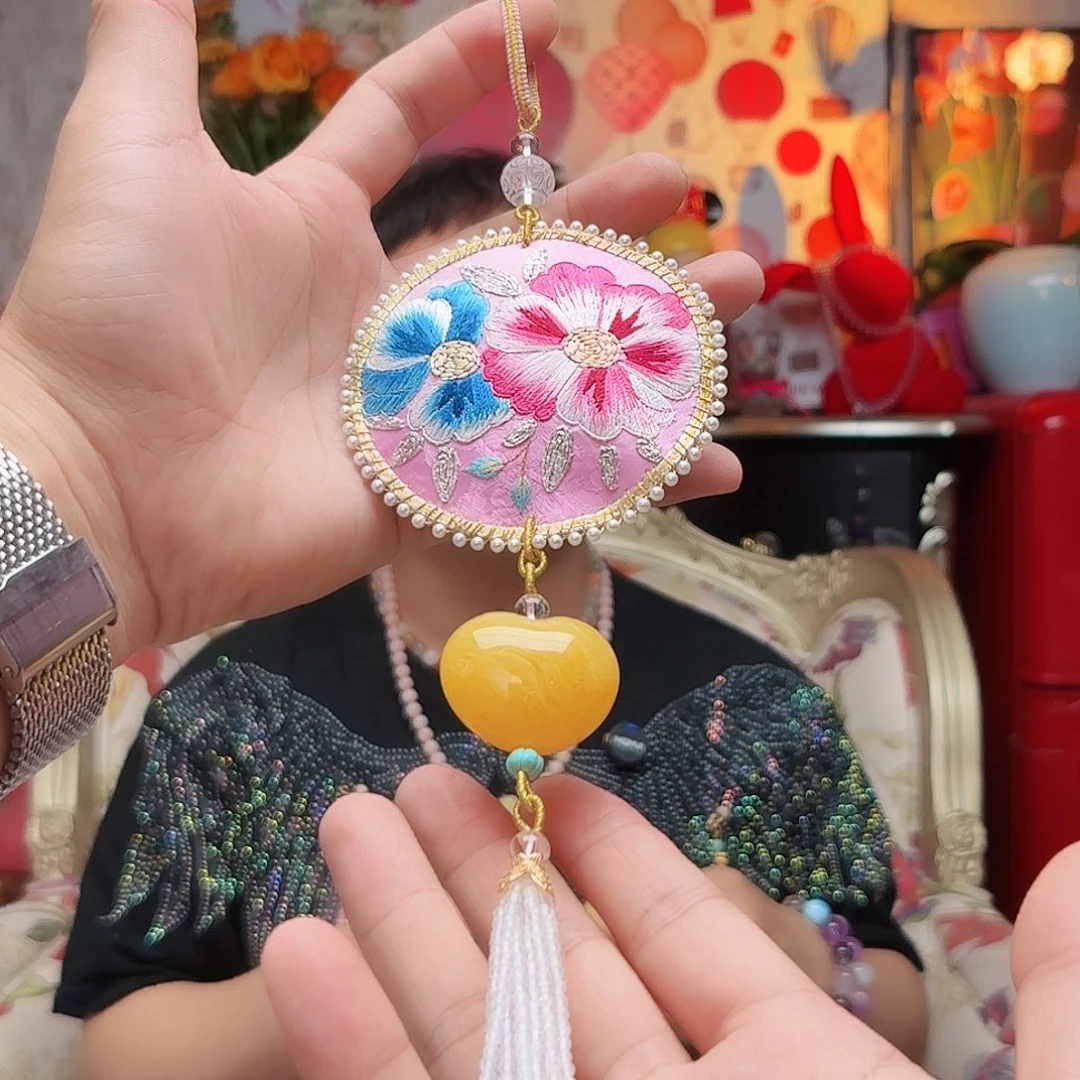 未镶嵌颈饰琥珀精致