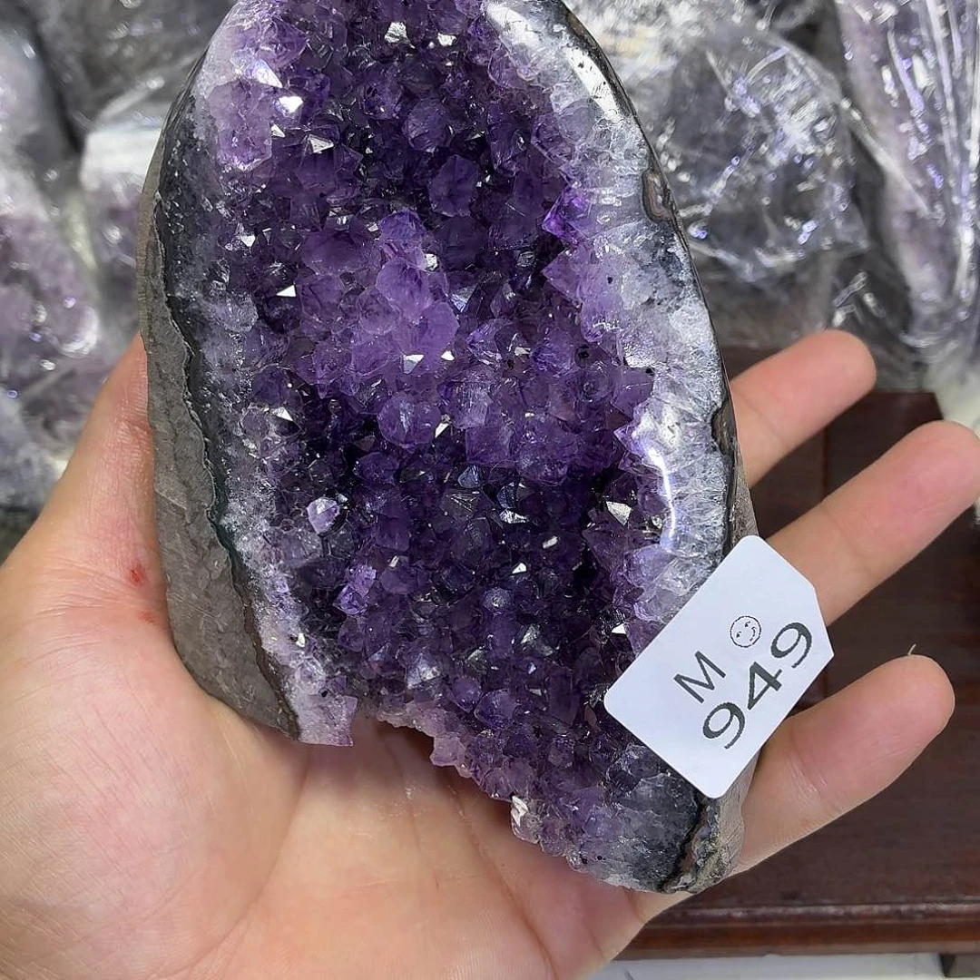 未镶嵌水晶大型摆件（非配饰）