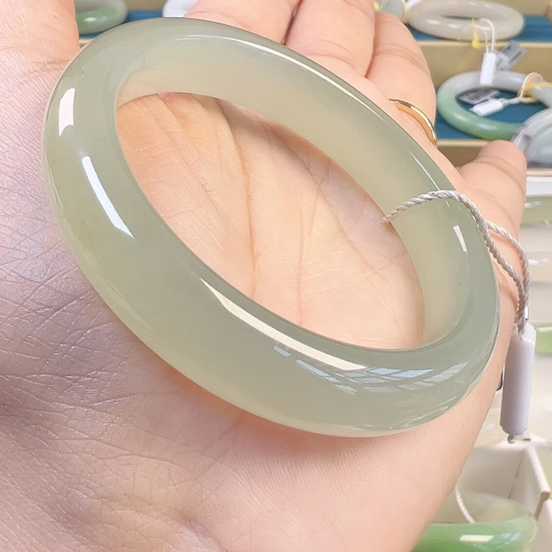 和田玉未镶嵌手镯荧光浅晴猫