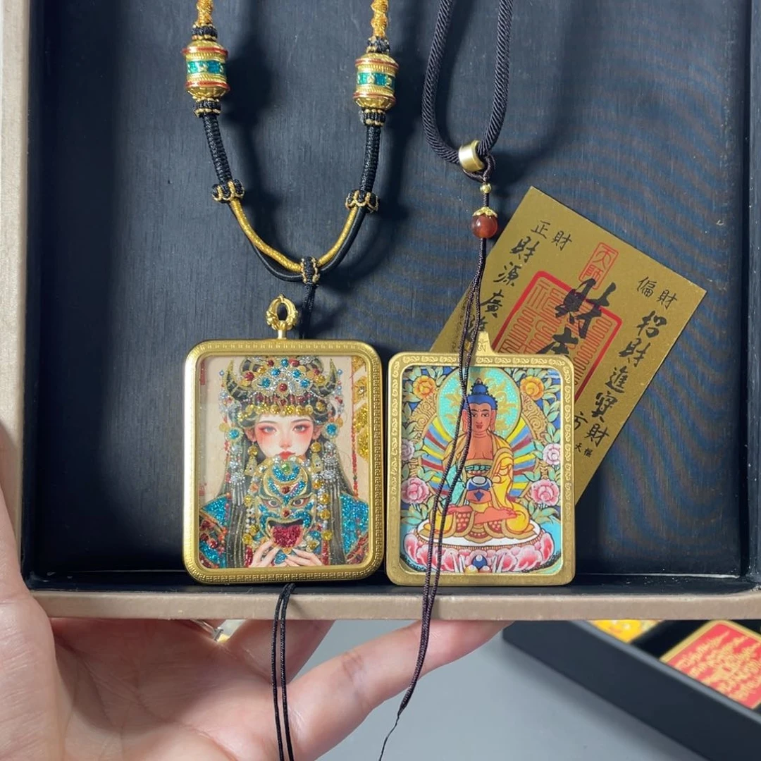 吊坠美丽的唐卡在这里结缘