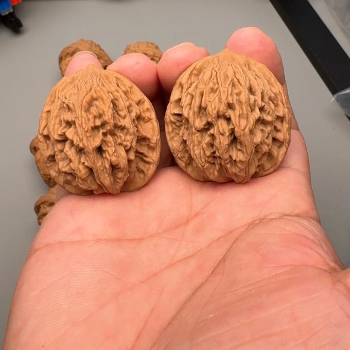 文玩核桃把件虎头38