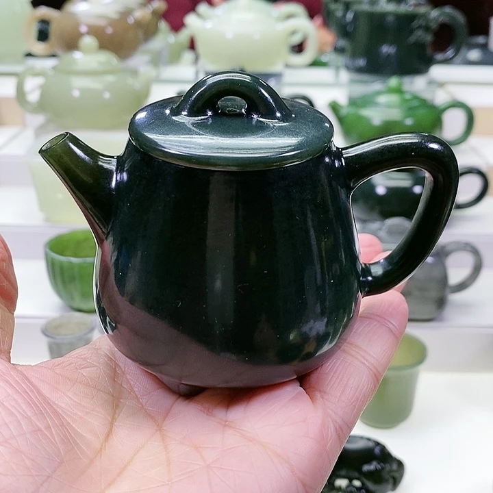 未镶嵌和田玉挂件圆**姐茶壶