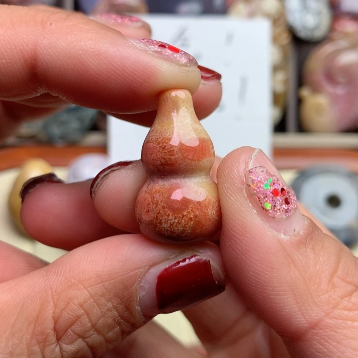 硅化珊瑚（珊瑚玉）颈饰未镶嵌