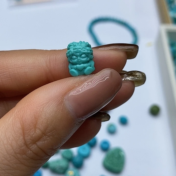 绿松石未镶嵌珠宝奇石