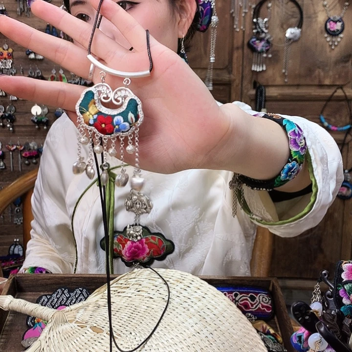 花岗石铁合金吊坠