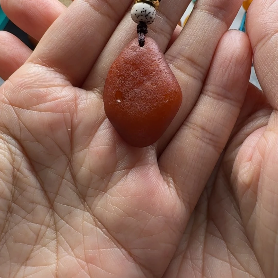 琥珀颈饰未镶嵌吕*阳海漂原石手机挂件