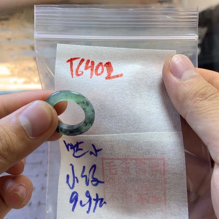 翡翠戒指未镶嵌哒***哒戒圈