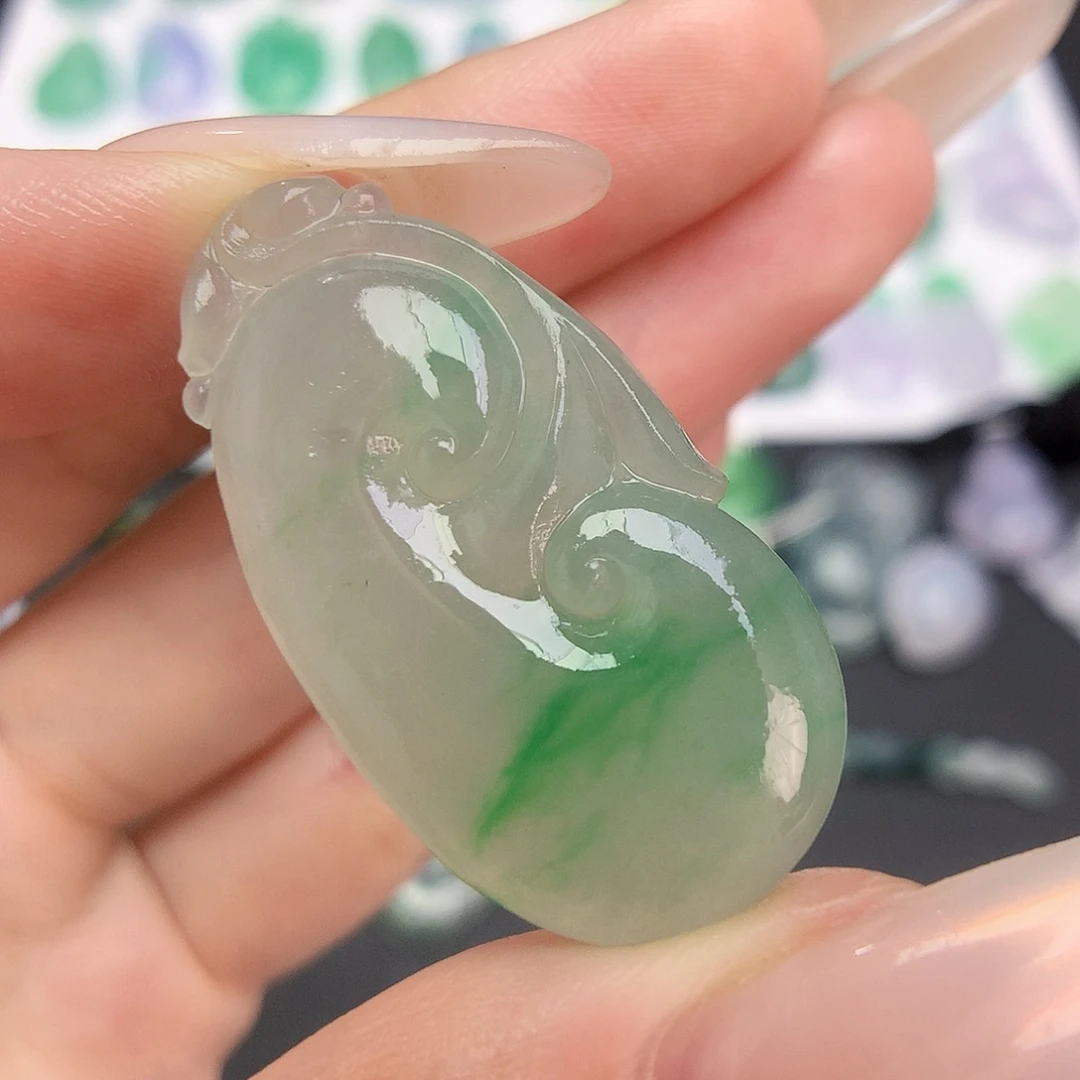 定制翡翠未镶嵌如意