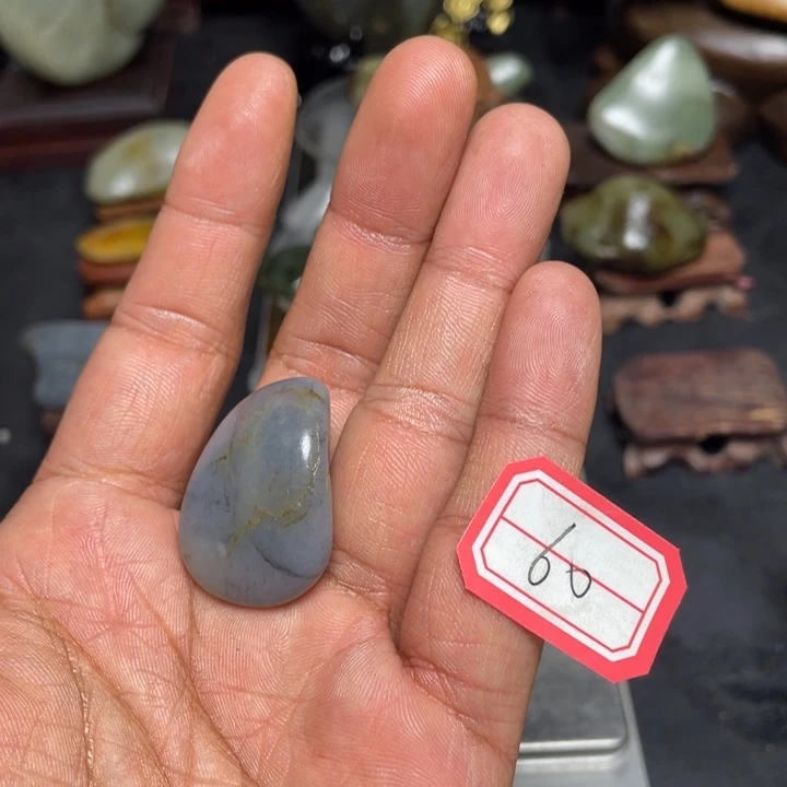 颈饰未镶嵌和田玉60