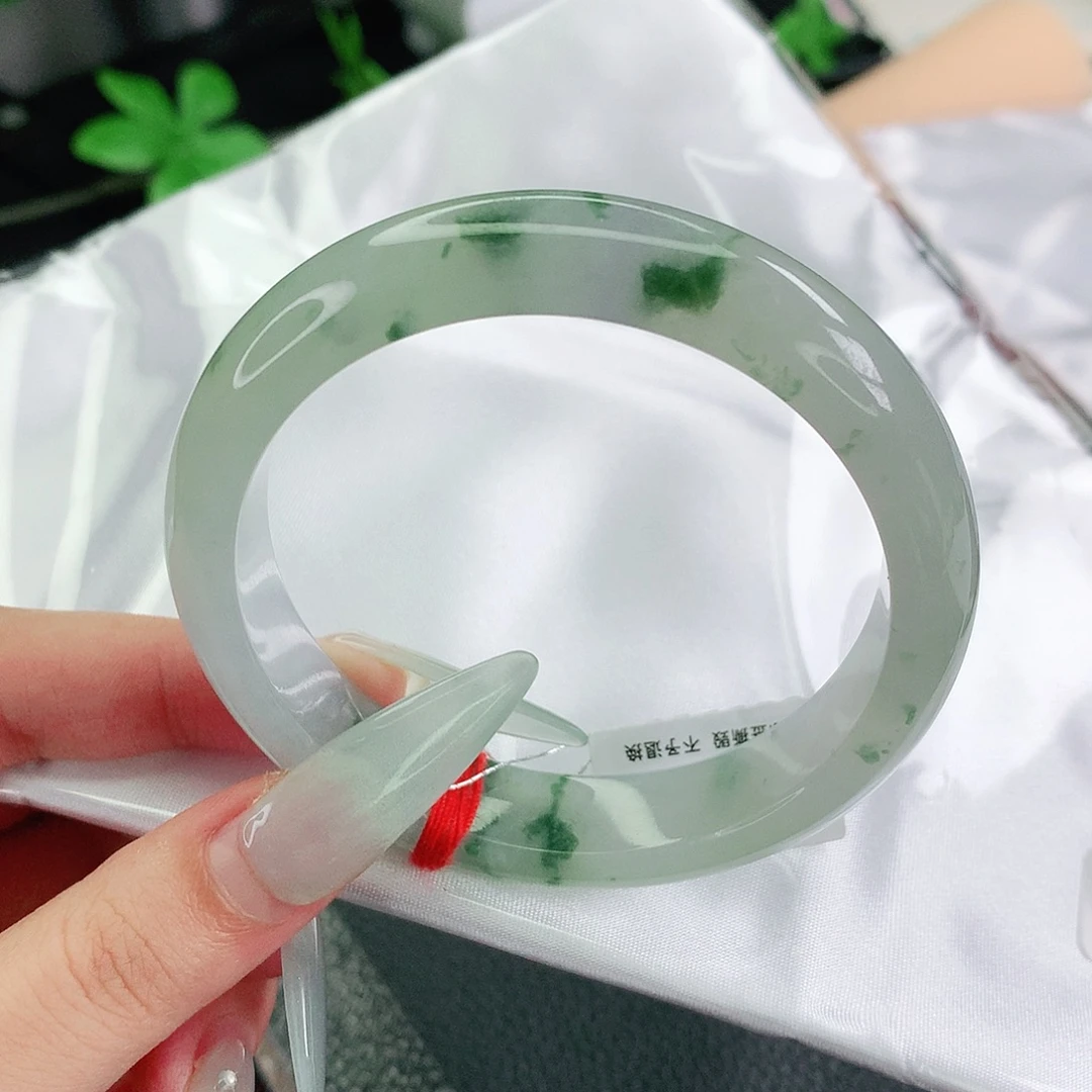 翡翠手镯未镶嵌57圈