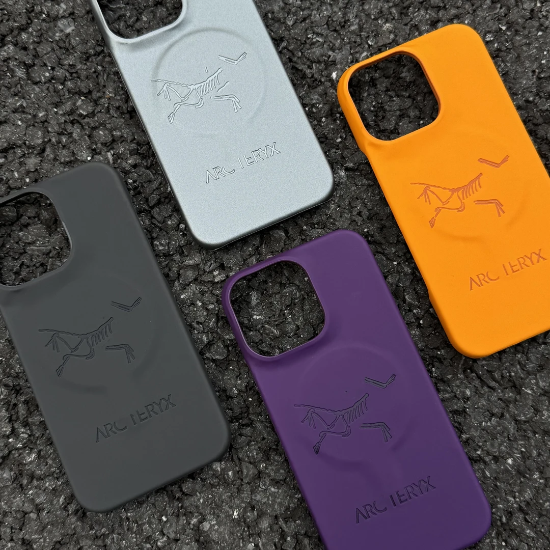 肤感皮质潮牌鸟适用苹果16硬壳17ProMax半包iPhone13磁吸手机壳14