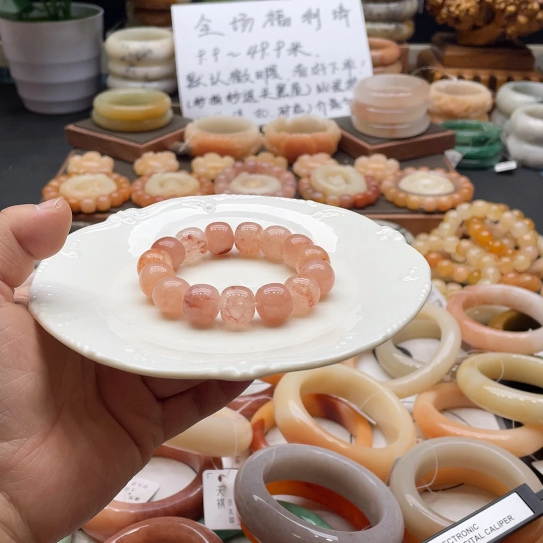 石英岩玉未镶嵌手镯