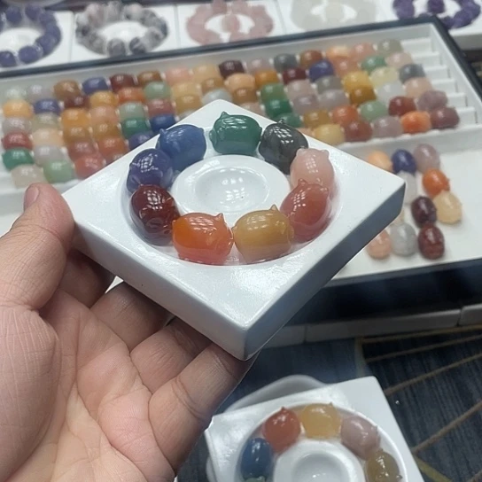 石英质玉（非洲翠）合金手串