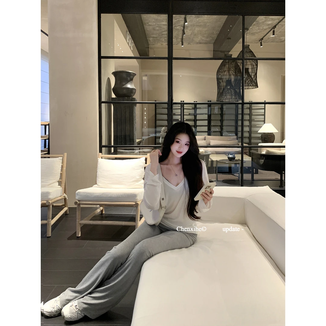 何晨曦 [腰精显瘦滤镜]高腰堆叠垂坠感休闲喇叭裤修身裤子 T0847A