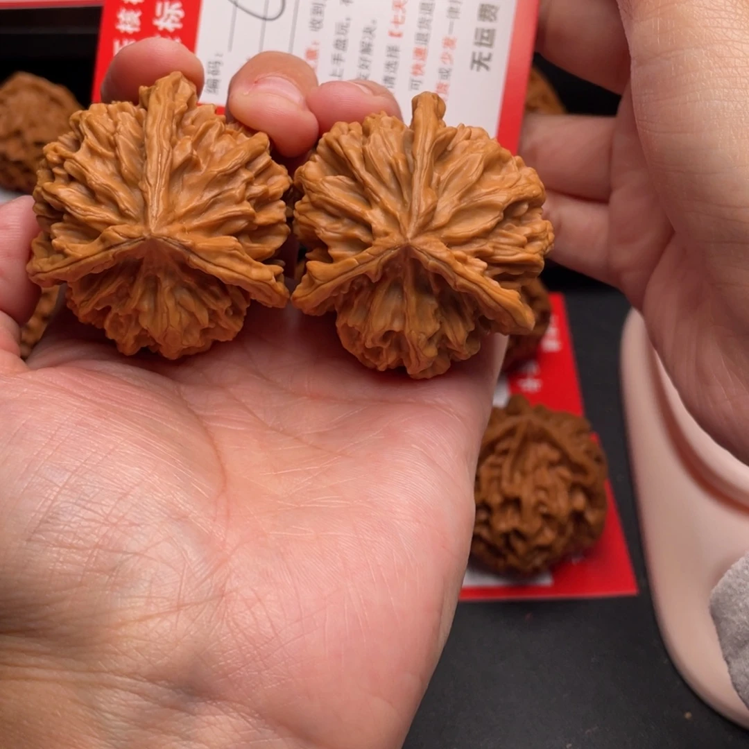 小***o把件文玩核桃三棱柱47