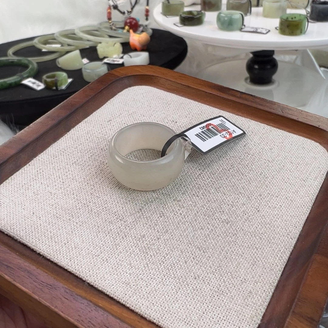 和田玉未镶嵌戒指w9晴水轮胎18.3不退换