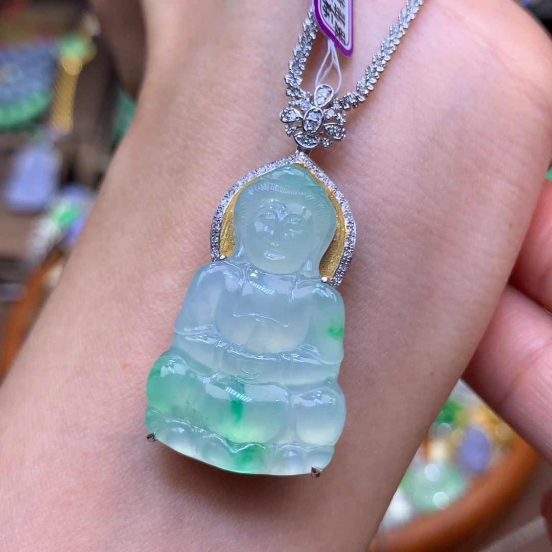 翡翠18K金镶嵌颈饰