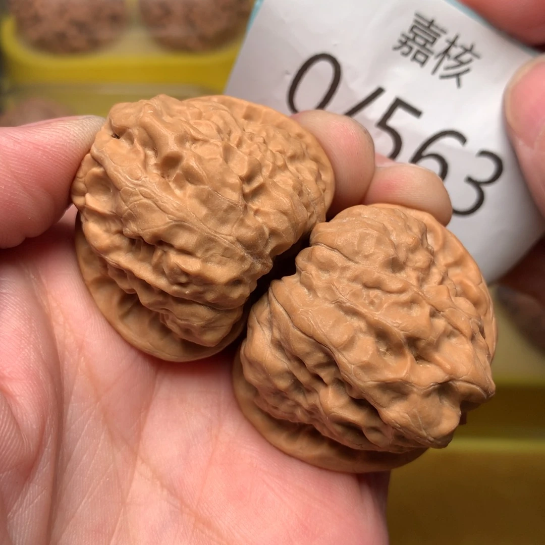 文玩核桃把件双开背肌肉蛙38
