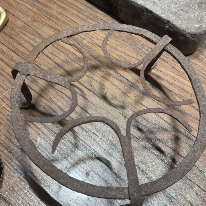 陶瓷手工锻打铁架子