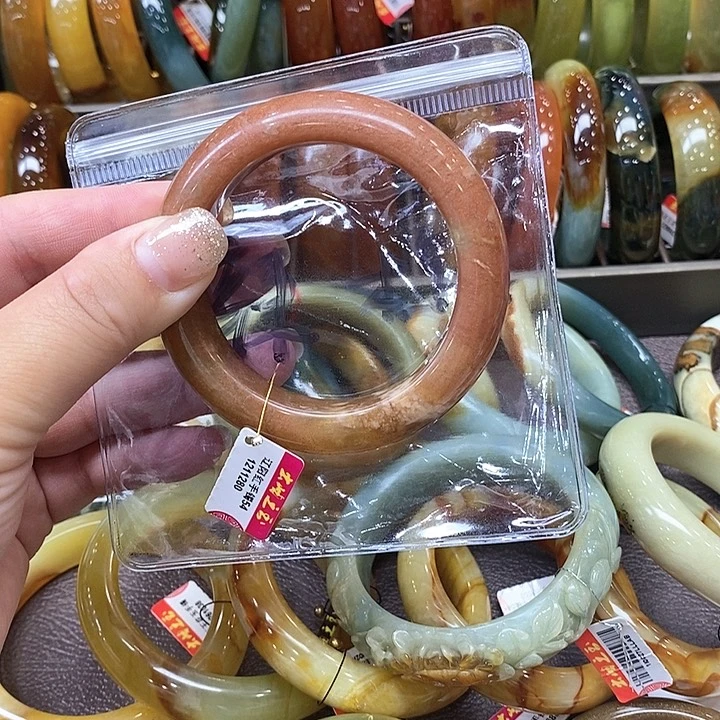 未镶嵌蛇纹石玉手镯辣**子