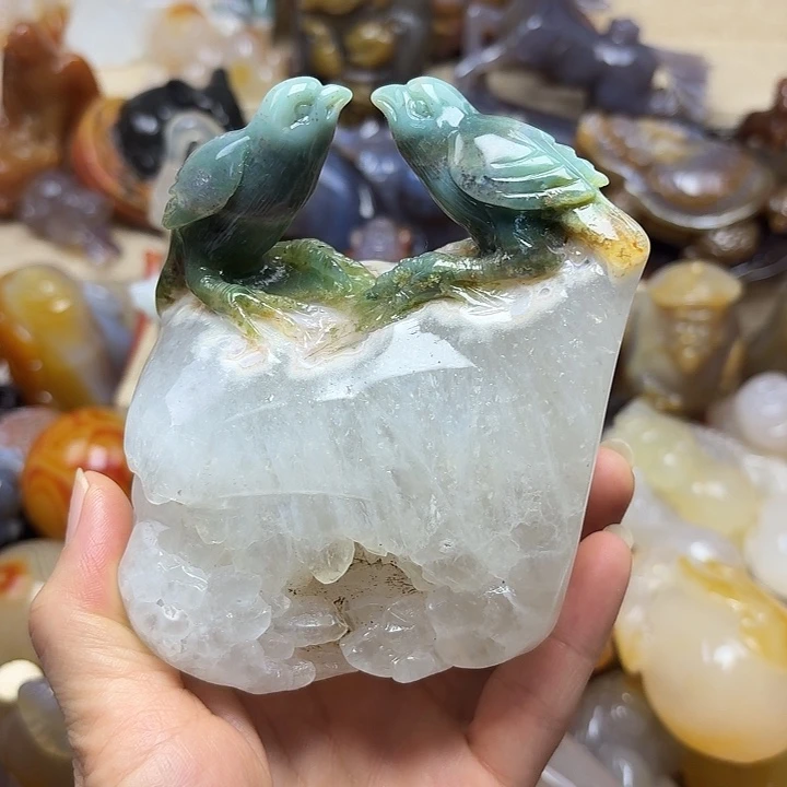 香***儿石英质玉未镶嵌饰品