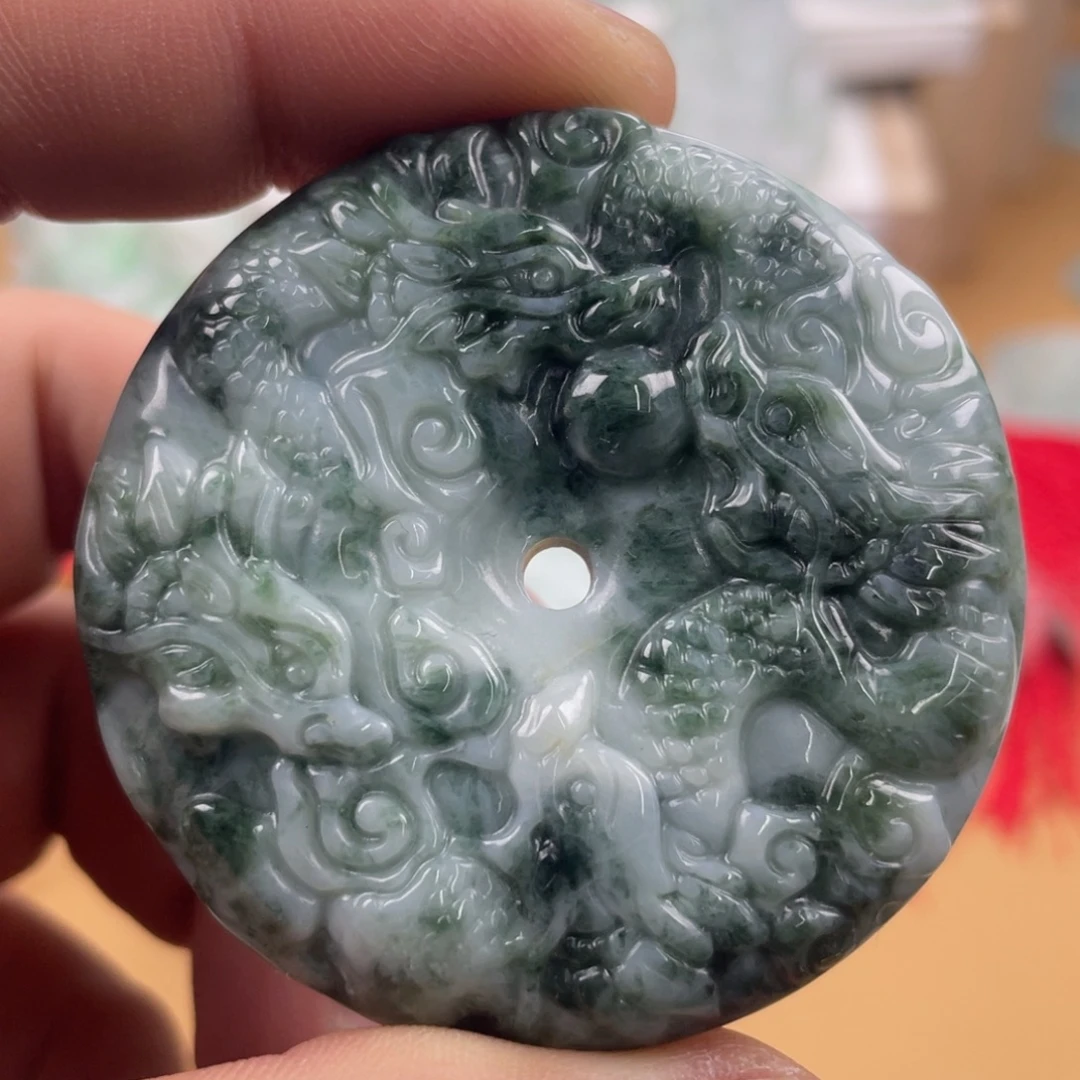 翡翠未镶嵌颈饰九龙扣