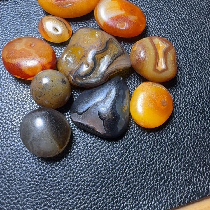 阳***石瓷片马达加斯加奇石手把件浮雕花纹，，，，