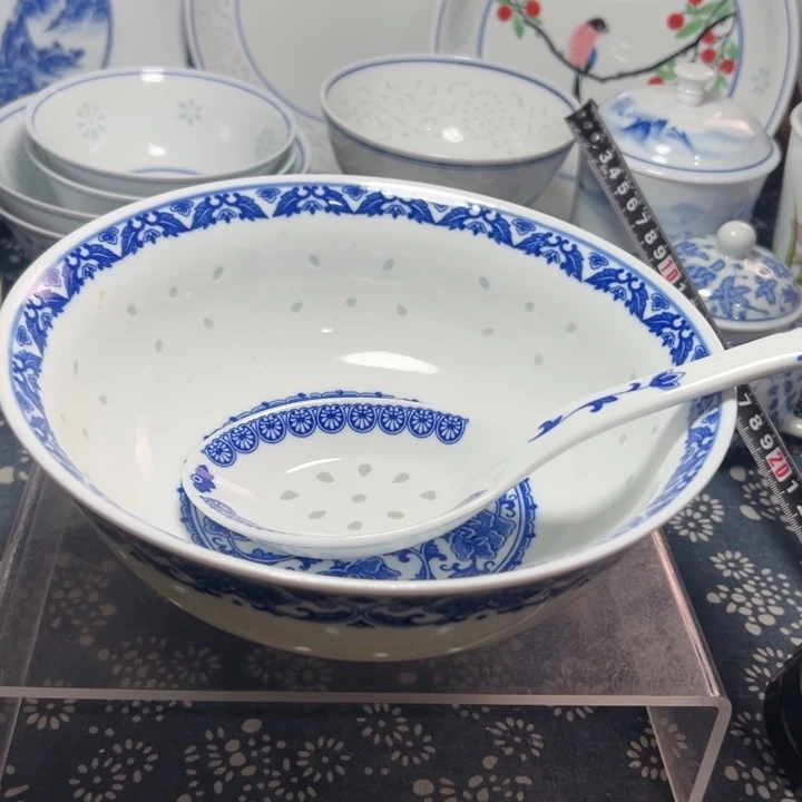陶瓷青花玲珑8寸牡丹汤碗一个汤勺