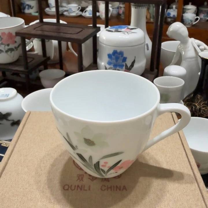 用***6醴陵釉下手绘水仙梅杯子