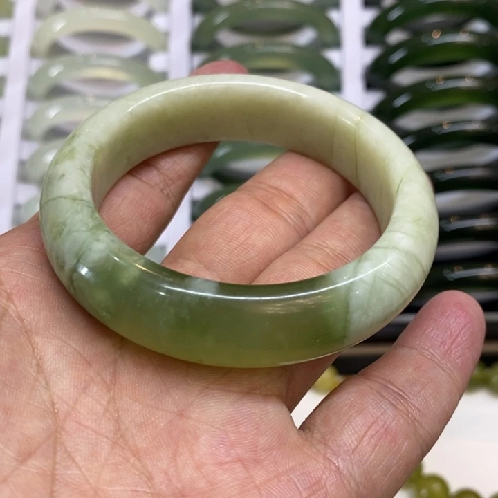 蛇纹石玉未镶嵌手镯55