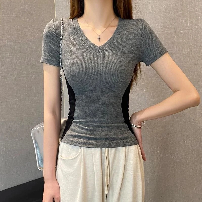 夏季新款V领短袖T恤女设计感百搭撞色气质修身显瘦美式酷辣小上衣