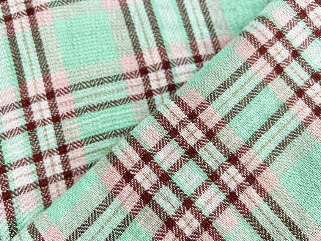 49号全棉100棉色织格子布单面带磨毛鱼骨纹，幅宽1.5米