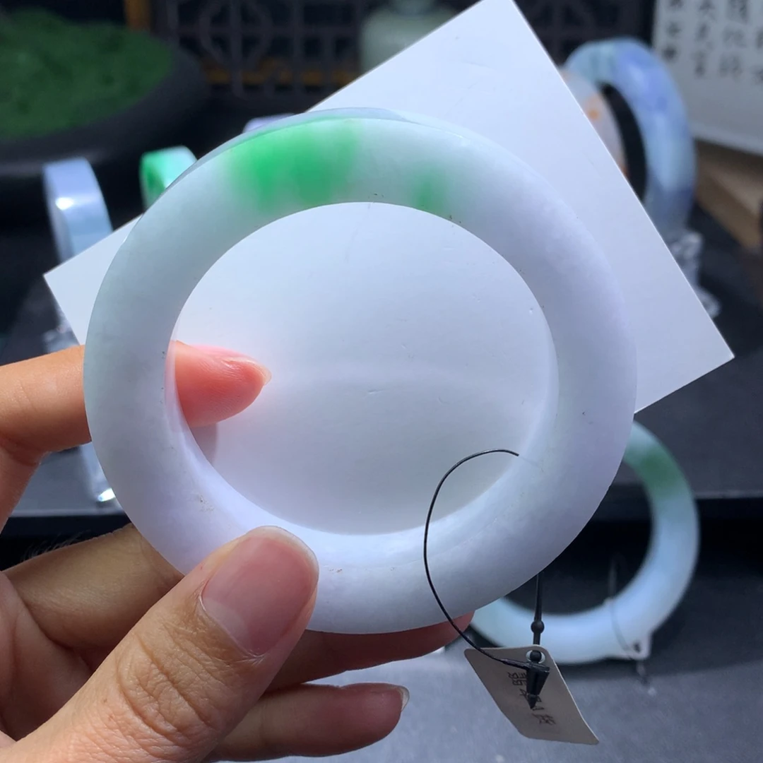 未镶嵌翡翠手镯定制翡翠