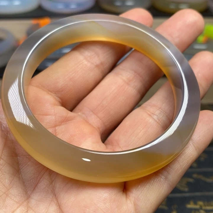 玛瑙/玉髓手镯未镶嵌