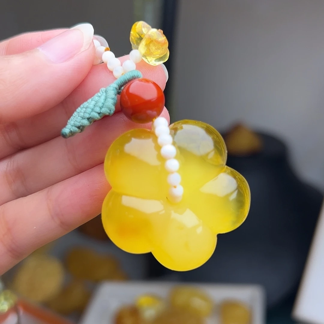 蜜蜡未镶嵌颈饰五叶花