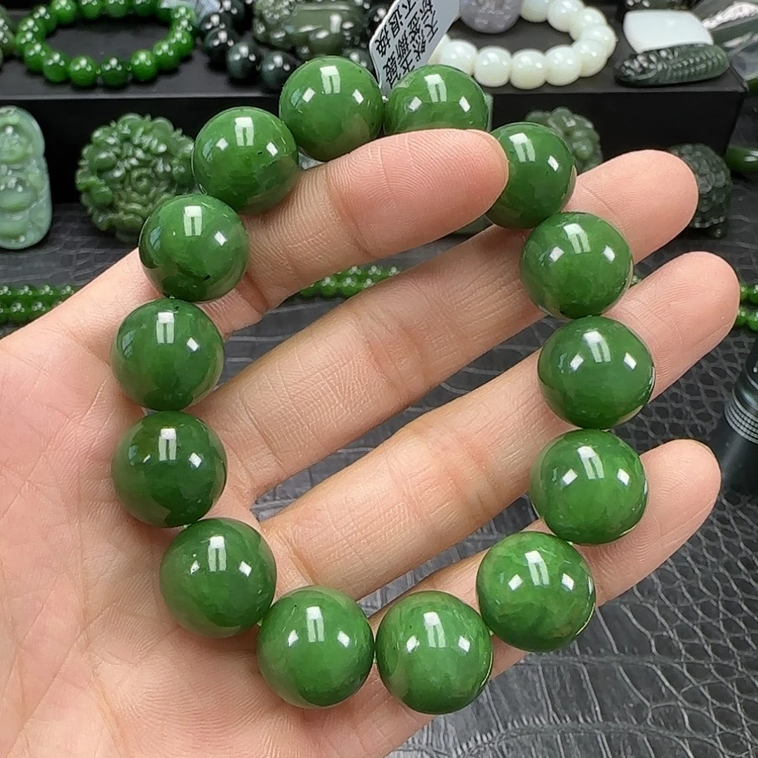 和田玉（碧玉）未镶嵌珠宝奇石