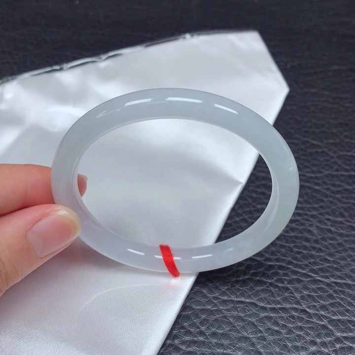 翡翠手镯（贵妃镯）未镶嵌