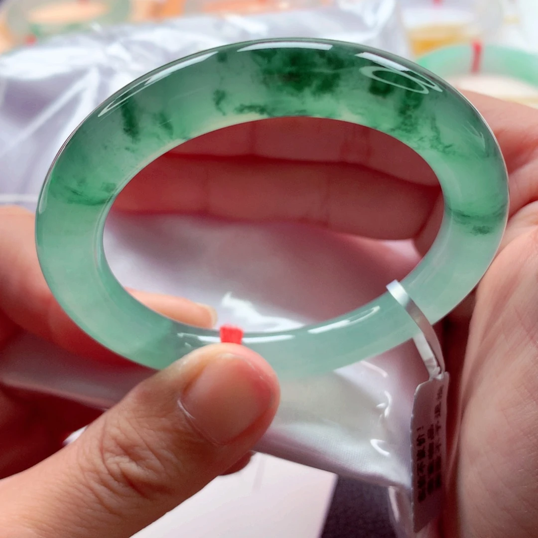 佟****翡翠未镶嵌手镯（圆镯）师妹51圆条绿野仙踪行家货分单