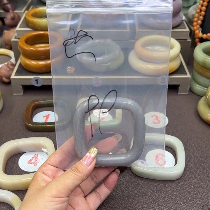 石英质玉手镯未镶嵌暖*i