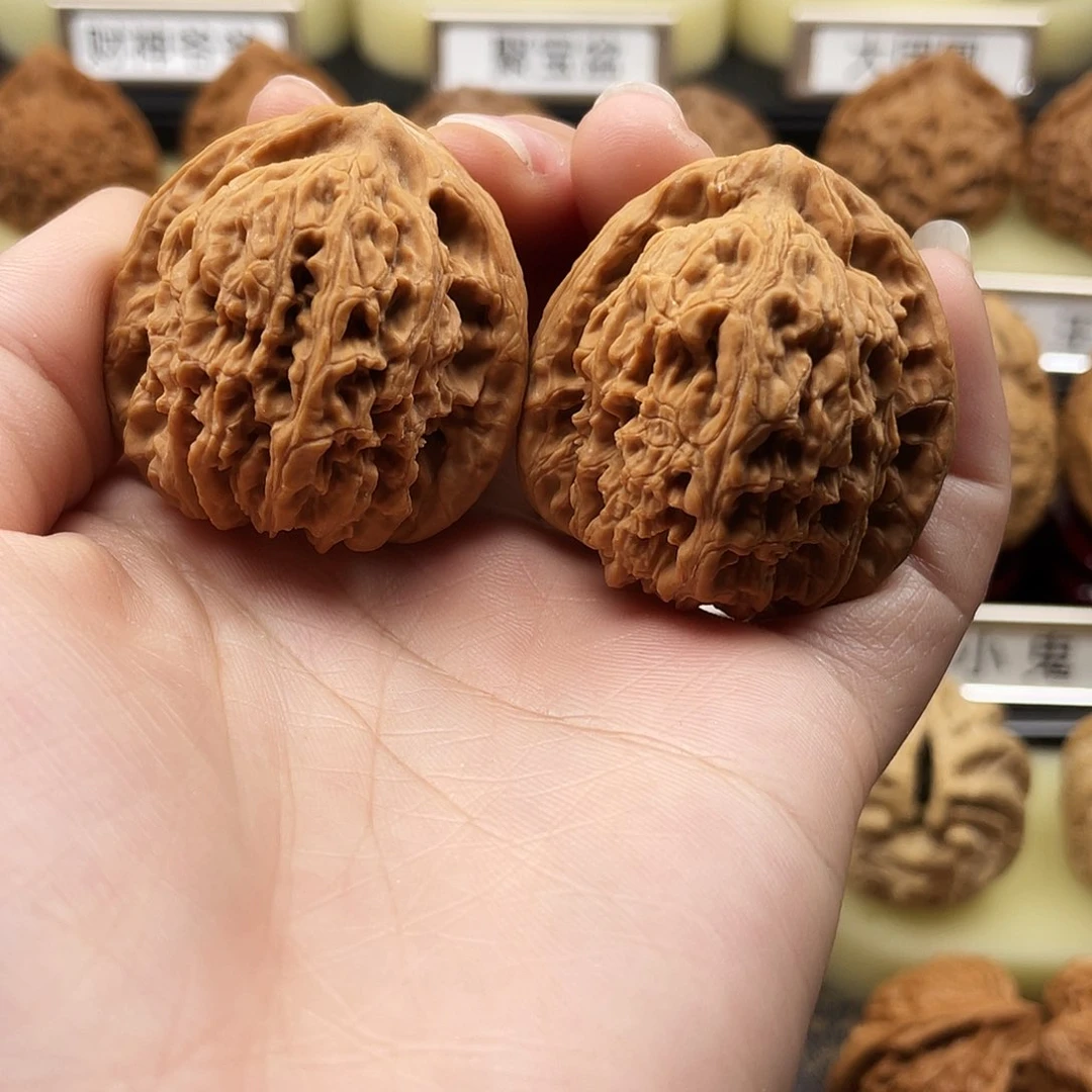 文玩核桃把件南疆石38尺368