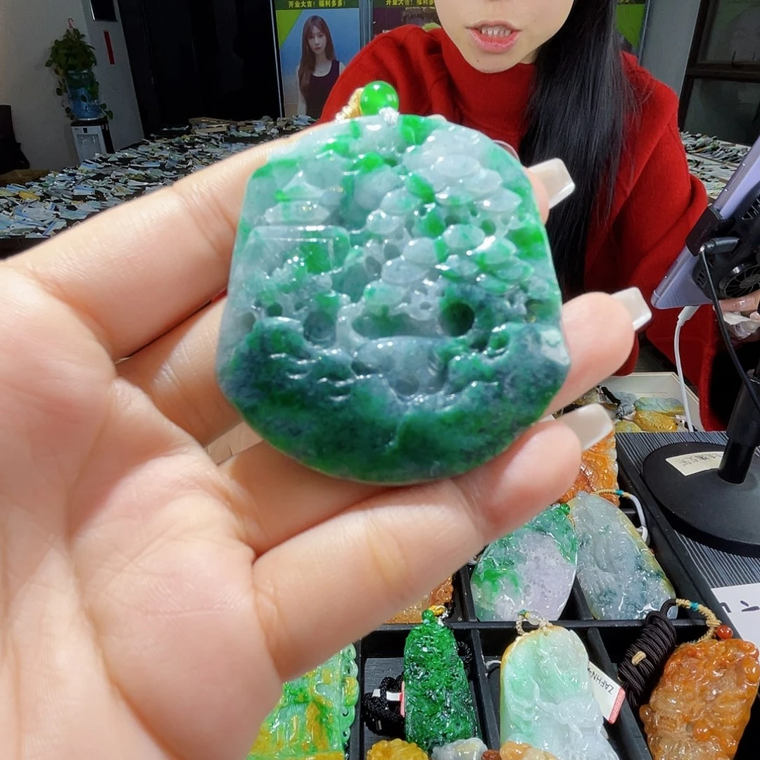 颈饰未镶嵌翡翠一