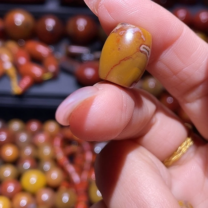 刘***铄玛瑙/玉髓合金珠宝半成品